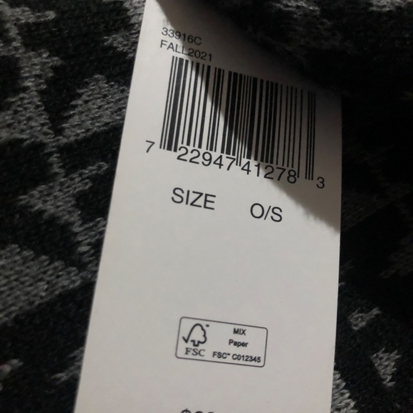 Michael Kors winter hat - Picture 5 of 5